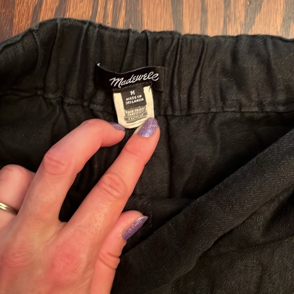 Madewell pull-on linen shorts in black - Picture 6 of 7